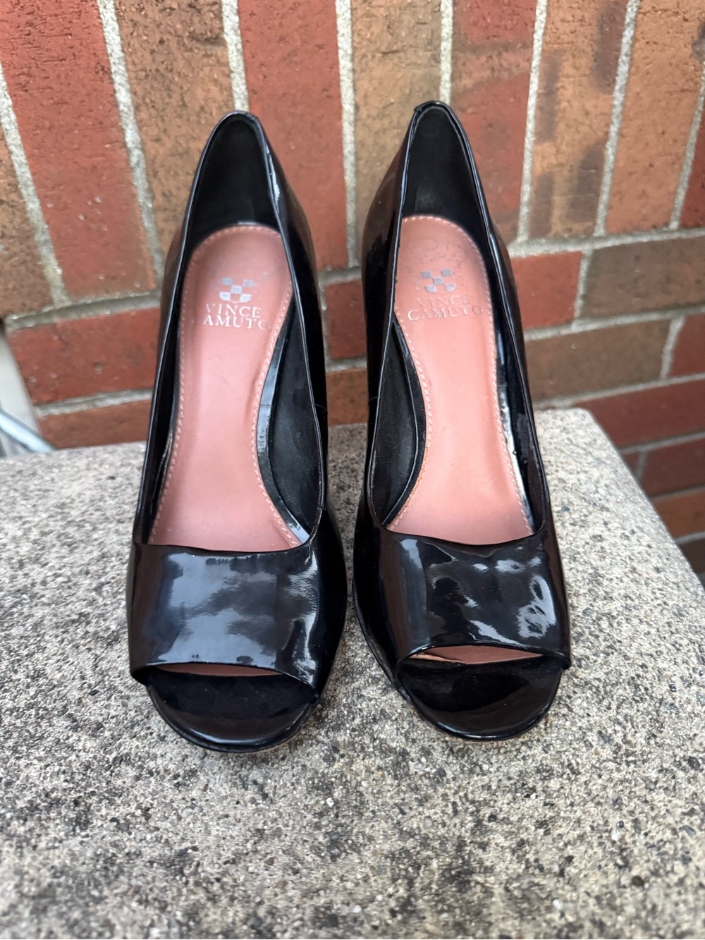 Vince Camuto Black Patent Leather Peep Toe Block Heel Pumps Size 7.5B - Picture 2 of 7